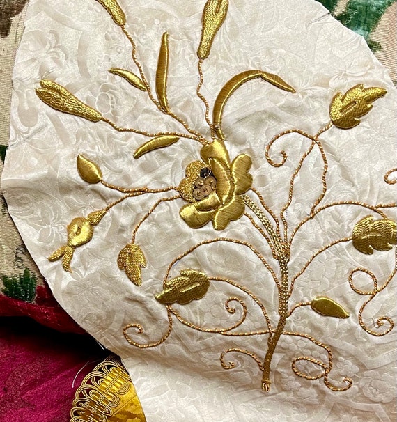 Embroidery & Metallic